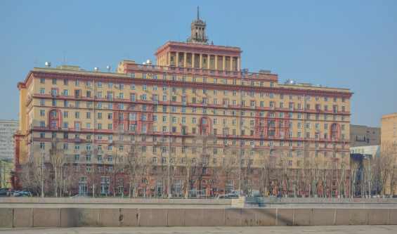 Москва. Космодамианская набережная сталинская высотка